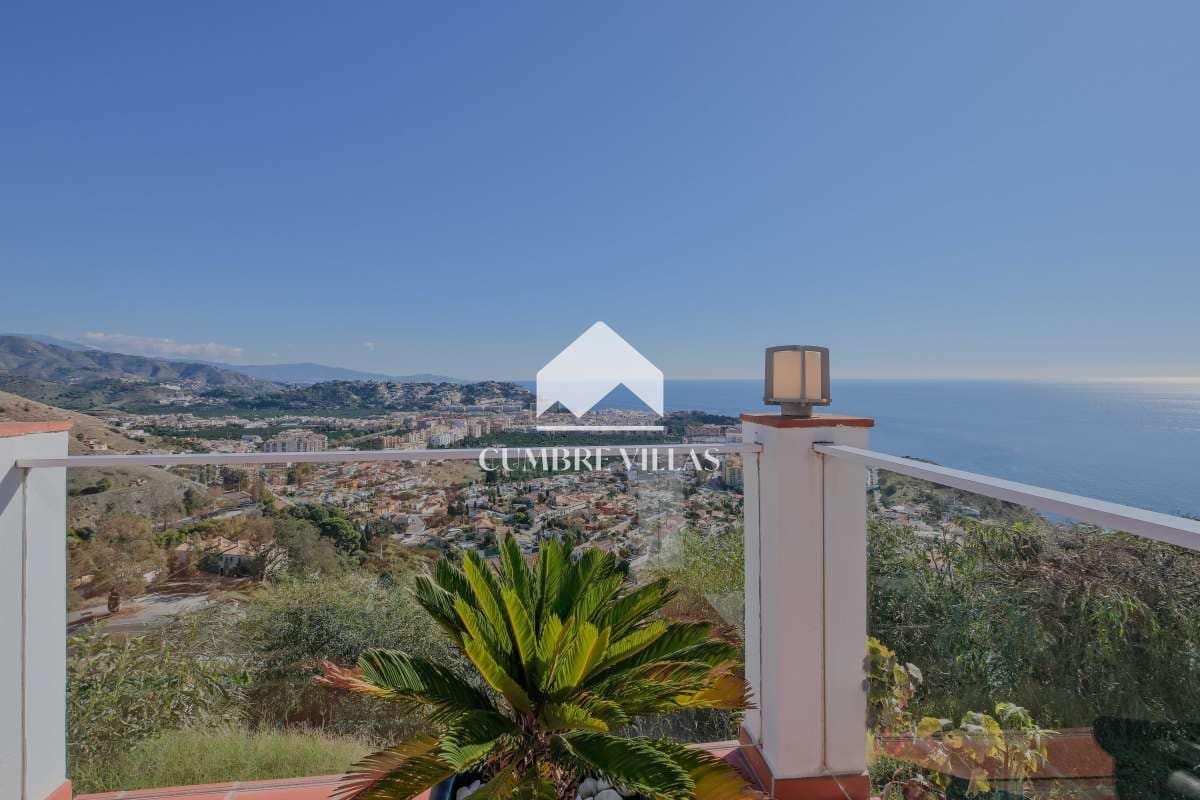 4 slaapkamer Villa te koop in Almunecar met zwembad - € 799.500 (Ref: 9432789)