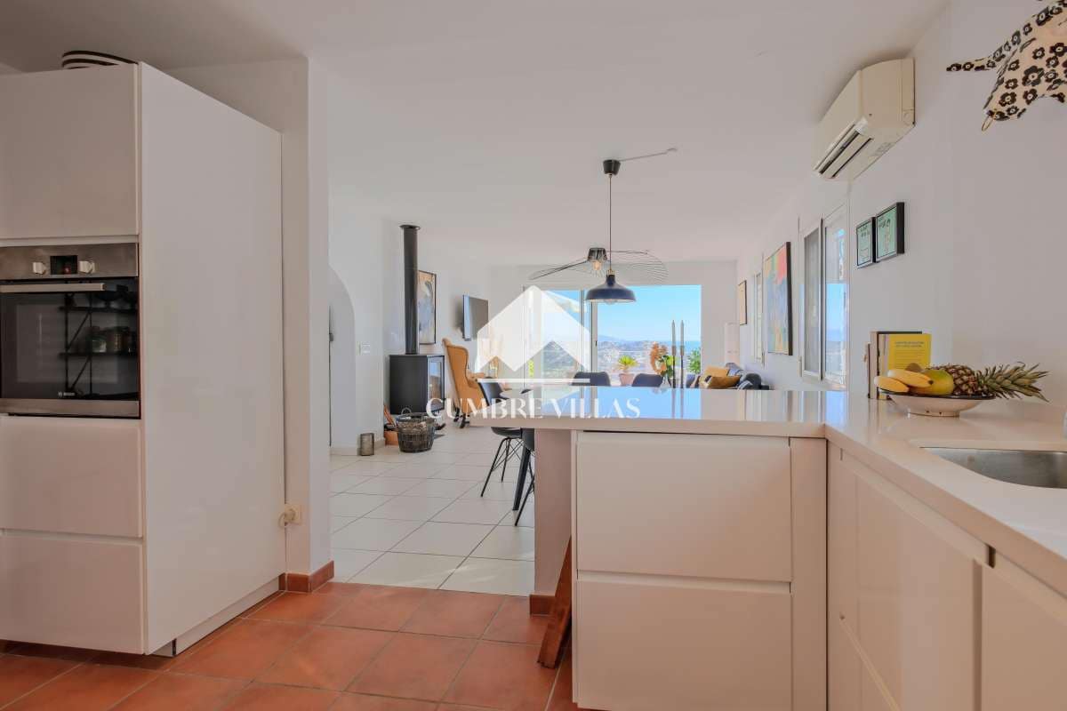 4 slaapkamer Villa te koop in Almunecar met zwembad - € 799.500 (Ref: 9432789)