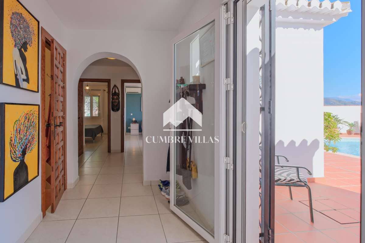 4 slaapkamer Villa te koop in Almunecar met zwembad - € 799.500 (Ref: 9432789)