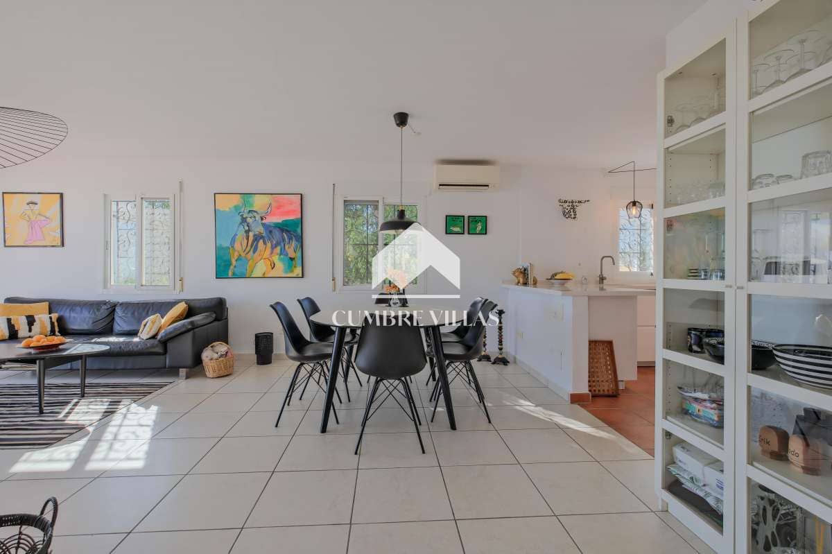 4 slaapkamer Villa te koop in Almunecar met zwembad - € 799.500 (Ref: 9432789)