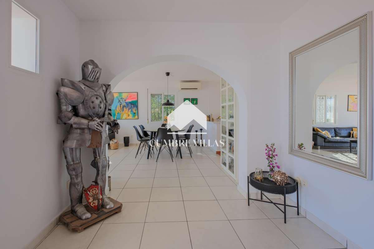 4 slaapkamer Villa te koop in Almunecar met zwembad - € 799.500 (Ref: 9432789)