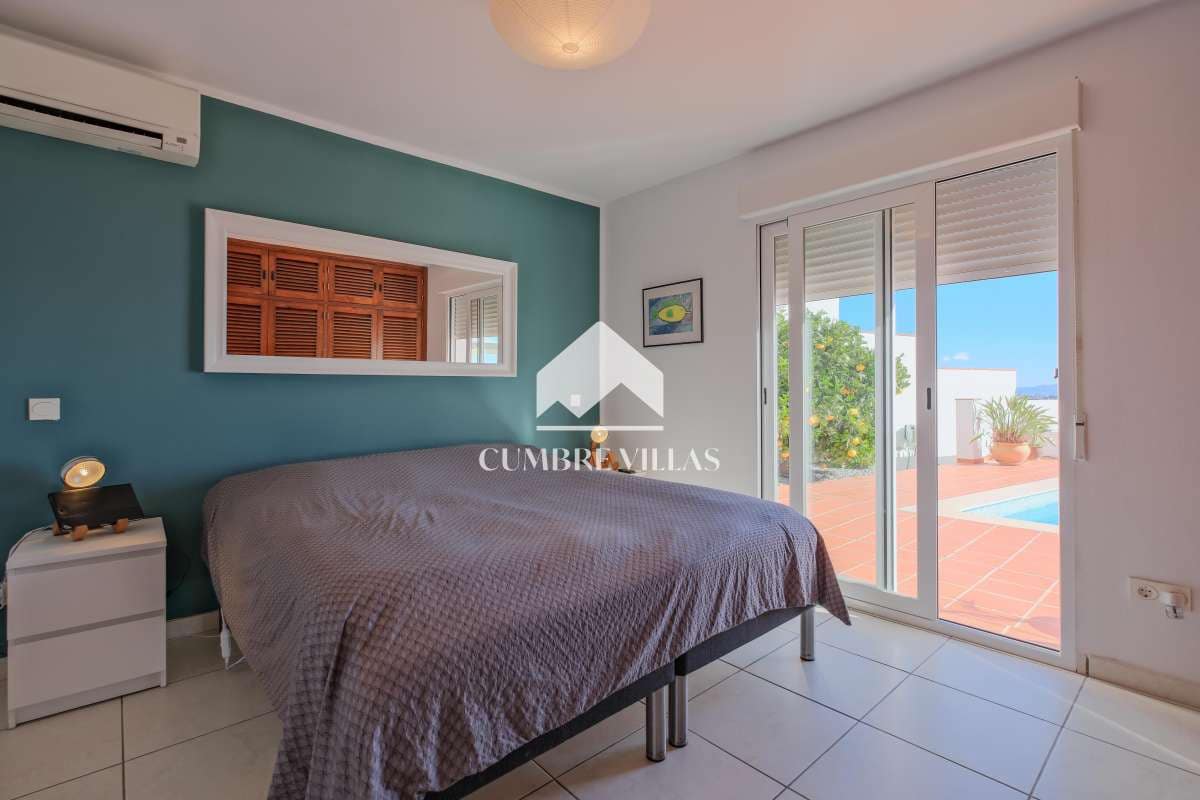 4 slaapkamer Villa te koop in Almunecar met zwembad - € 799.500 (Ref: 9432789)