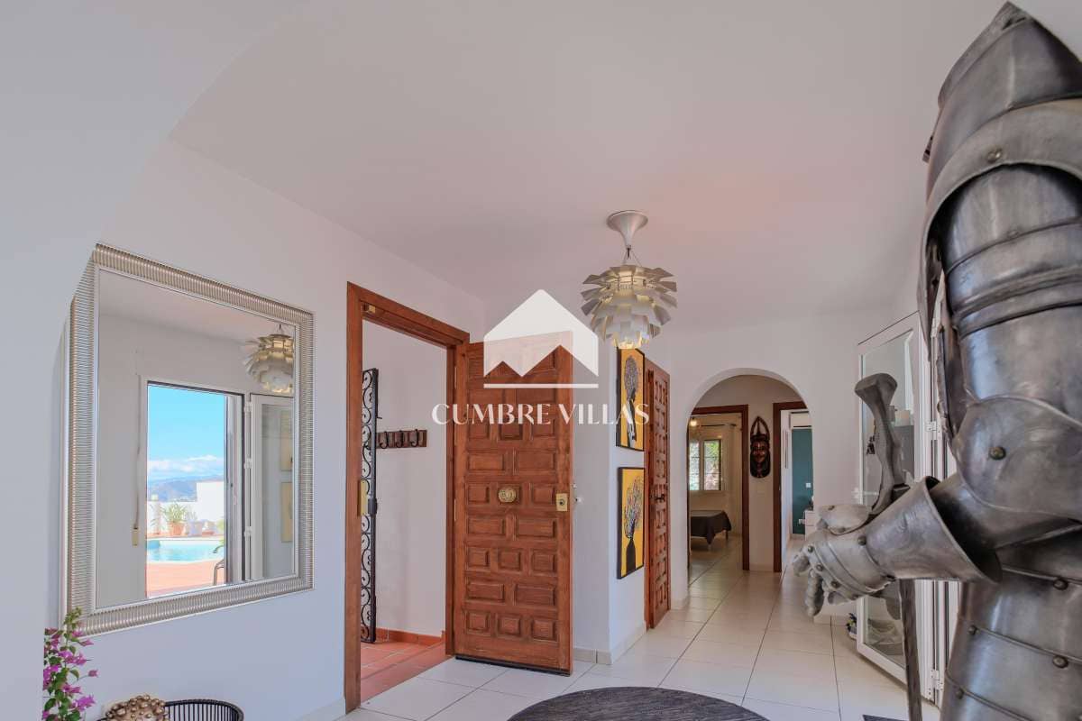 4 slaapkamer Villa te koop in Almunecar met zwembad - € 799.500 (Ref: 9432789)