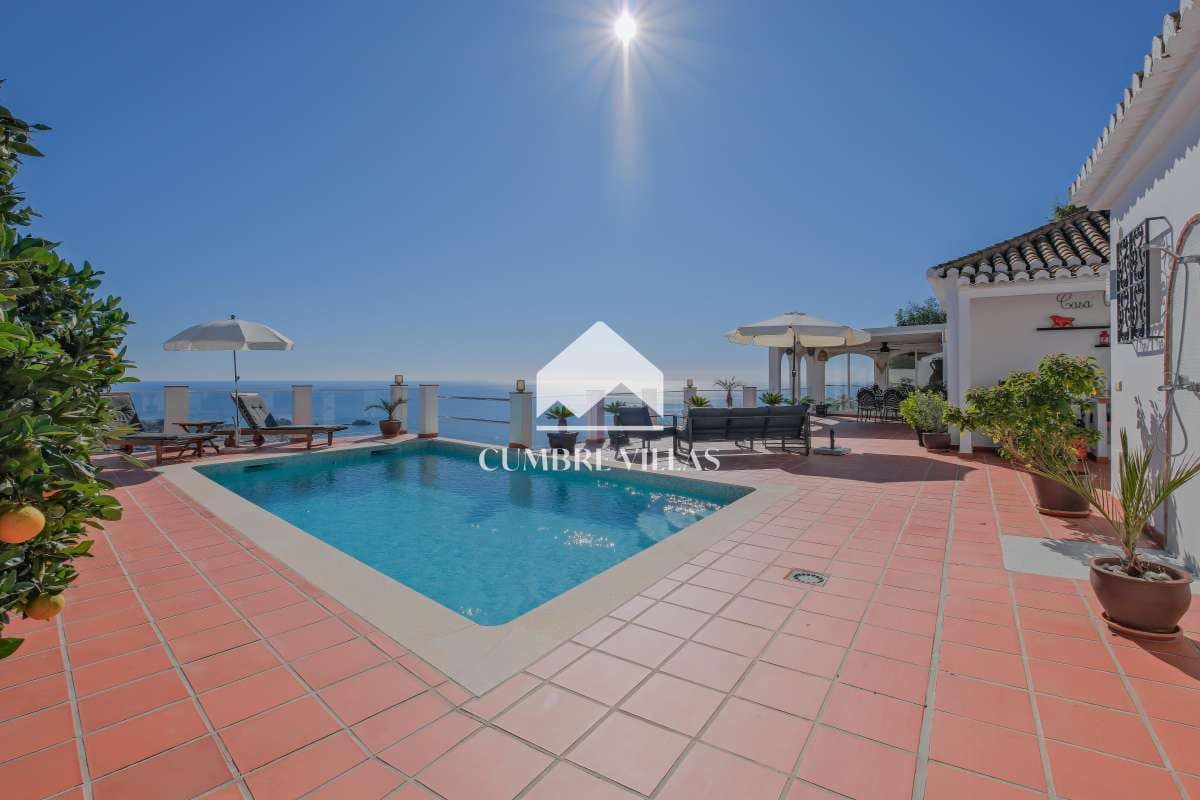 4 slaapkamer Villa te koop in Almunecar met zwembad - € 799.500 (Ref: 9432789)