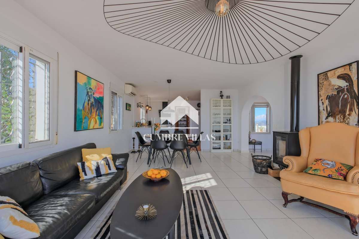 4 slaapkamer Villa te koop in Almunecar met zwembad - € 799.500 (Ref: 9432789)