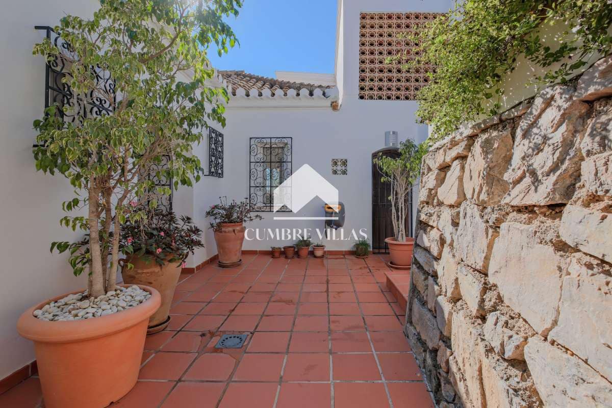 4 slaapkamer Villa te koop in Almunecar met zwembad - € 799.500 (Ref: 9432789)