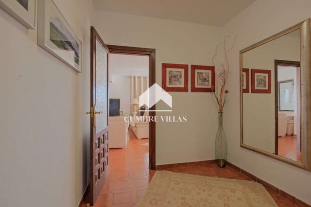 2 bedroom Villa for sale in Almuñécar with garage - € 570,000 (Ref: 9467845)