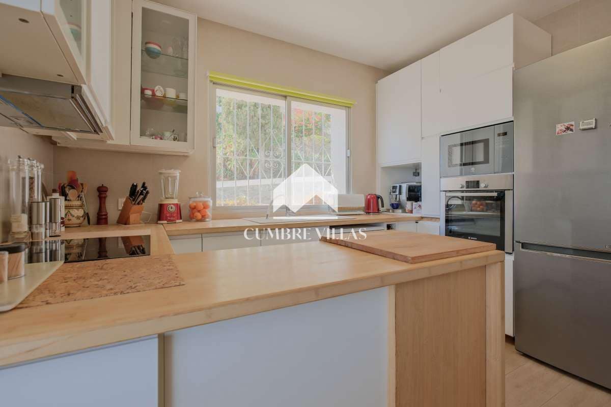 2 chambre Villa/Maison à vendre à Almunecar avec garage - 570 000 € (Ref: 9467845)