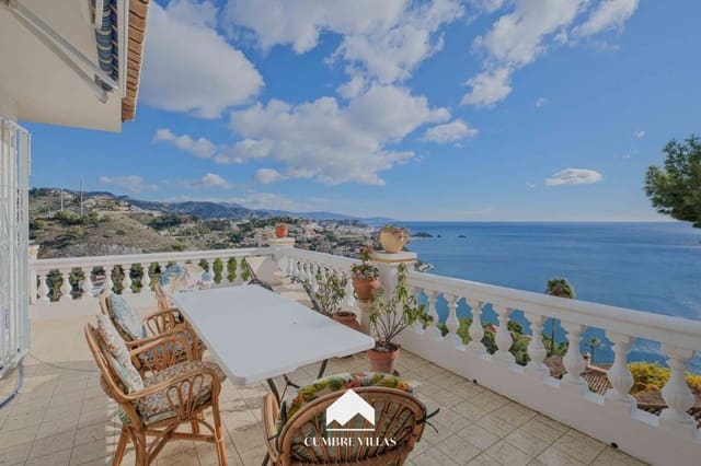 2 bedroom Villa for sale in Almuñécar with garage - € 570,000 (Ref: 9467845)