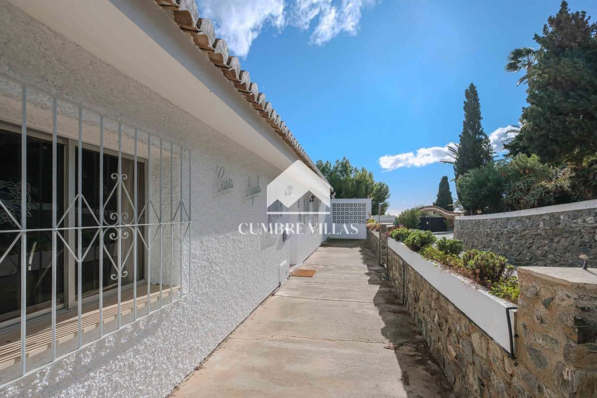 2 chambre Villa/Maison à vendre à Almunecar avec garage - 570 000 € (Ref: 9467845)