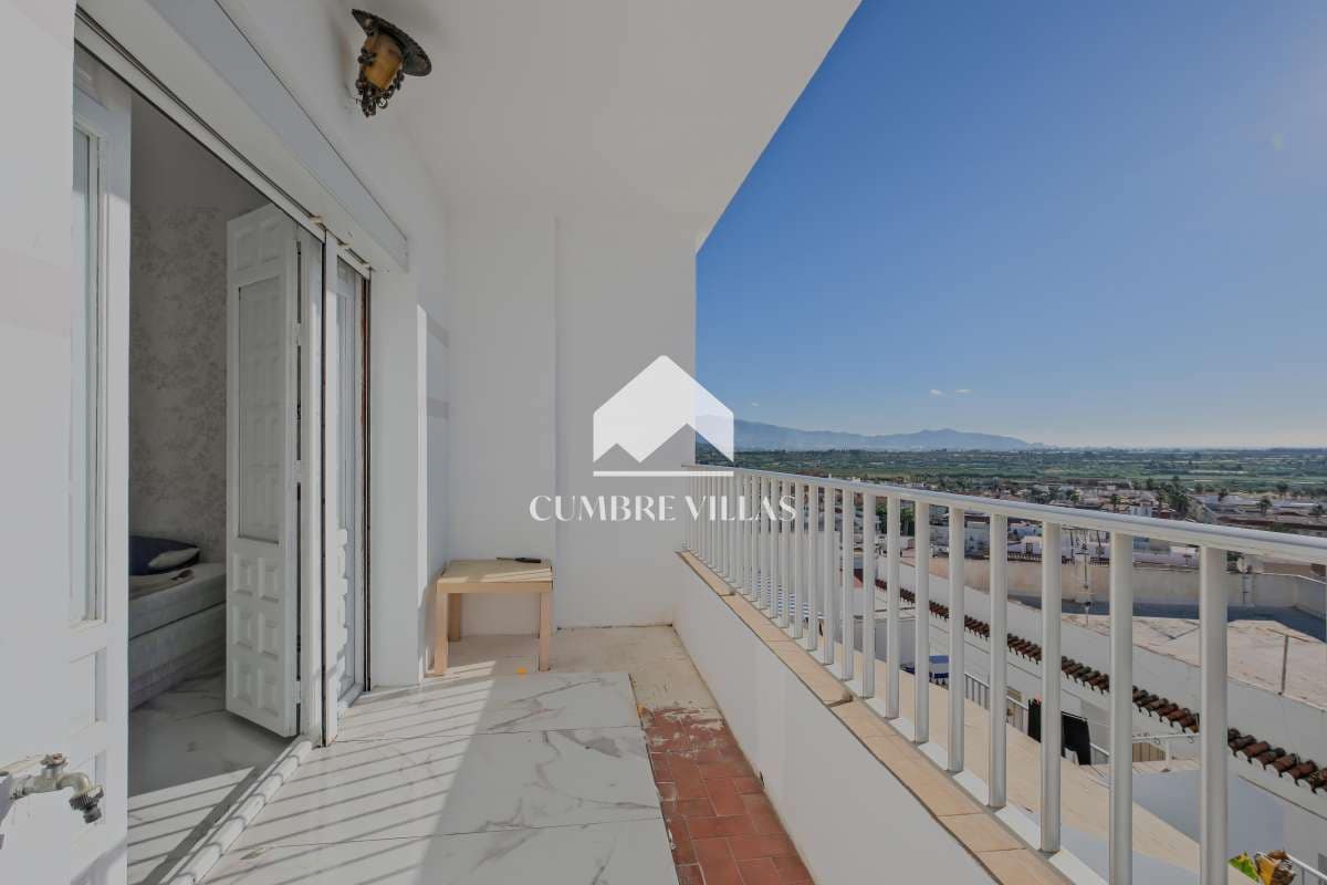 Apartamento de 3 habitaciones en Salobreña en venta - 320.000 € (Ref: 9503631)
