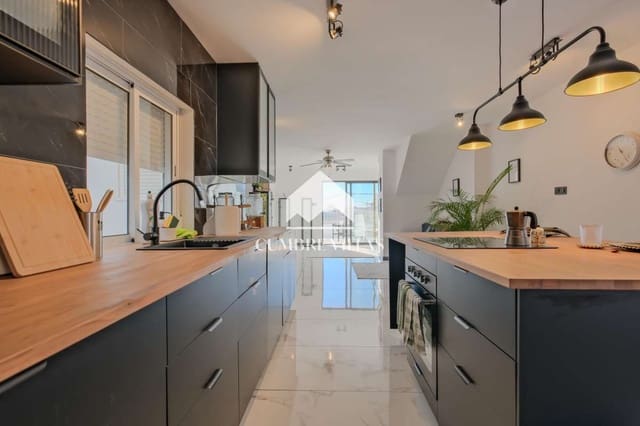 Apartamento de 3 habitaciones en Salobreña en venta - 320.000 € (Ref: 9503631)