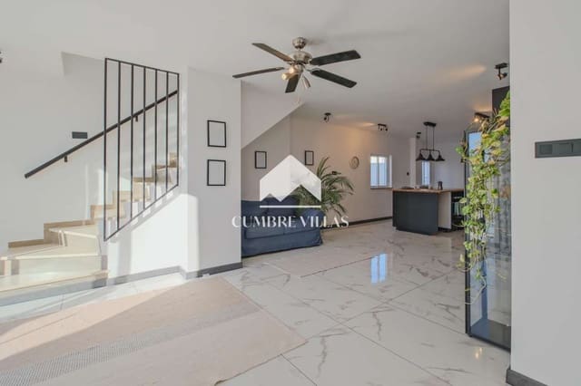 Apartamento de 3 habitaciones en Salobreña en venta - 320.000 € (Ref: 9503631)