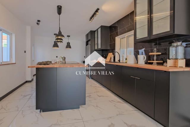 Apartamento de 3 habitaciones en Salobreña en venta - 320.000 € (Ref: 9503631)