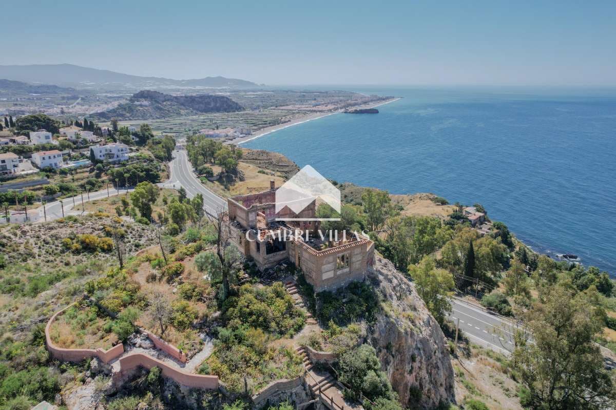 Huvila myytävänä paikassa Salobrena - 675 000 € (Ref: 9523699)