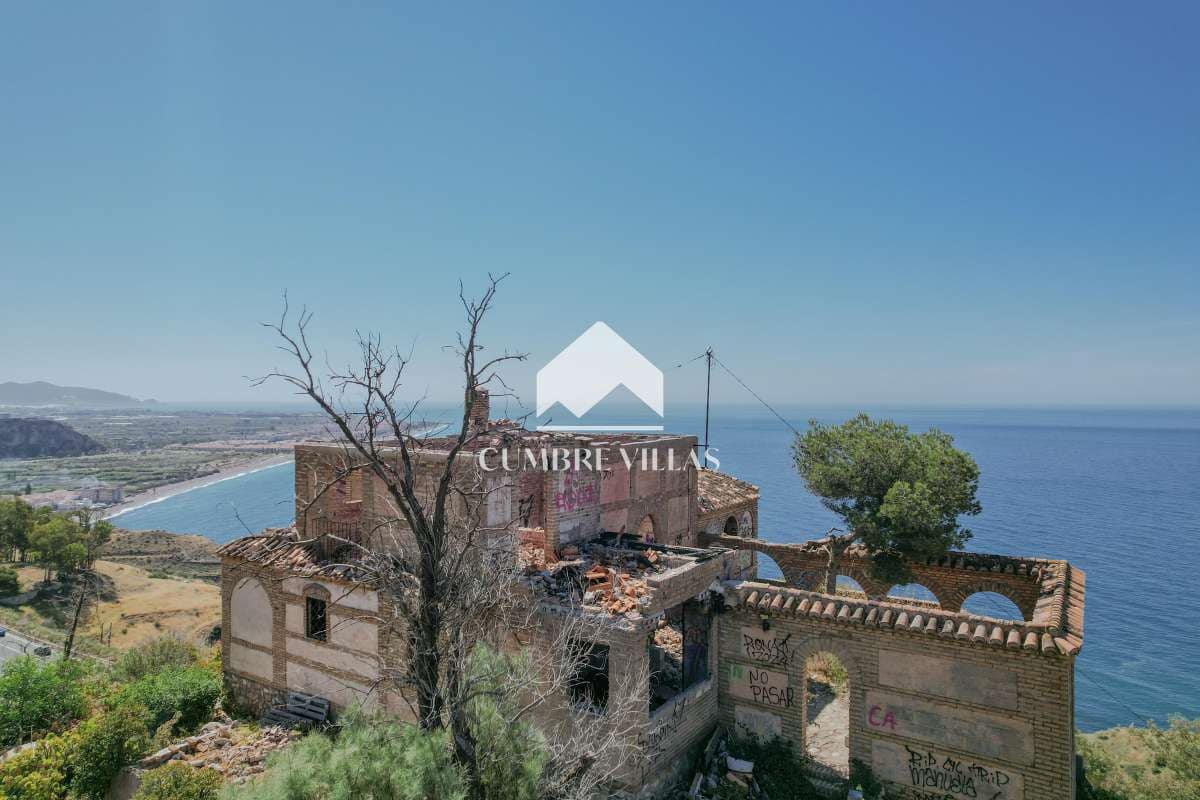 Huvila myytävänä paikassa Salobrena - 675 000 € (Ref: 9523699)