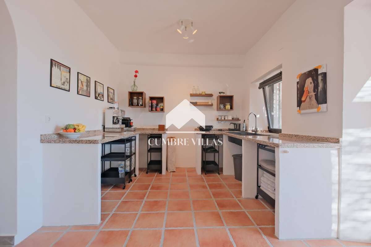 5 soveværelse Finca/Landehus til salg i Almunecar med swimmingpool garage - € 795.000 (Ref: 9603669)