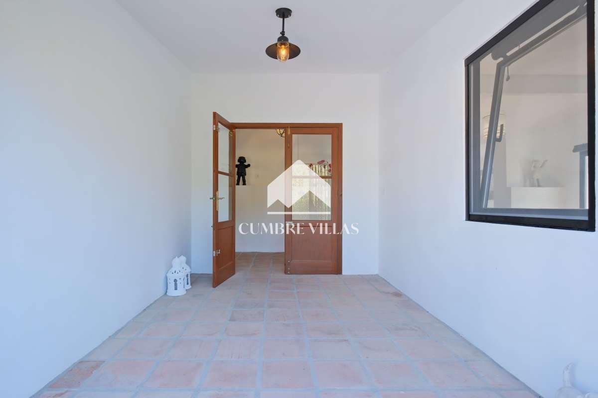 5 soveværelse Finca/Landehus til salg i Almunecar med swimmingpool garage - € 795.000 (Ref: 9603669)