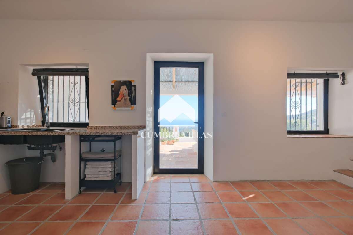 5 soveværelse Finca/Landehus til salg i Almunecar med swimmingpool garage - € 795.000 (Ref: 9603669)