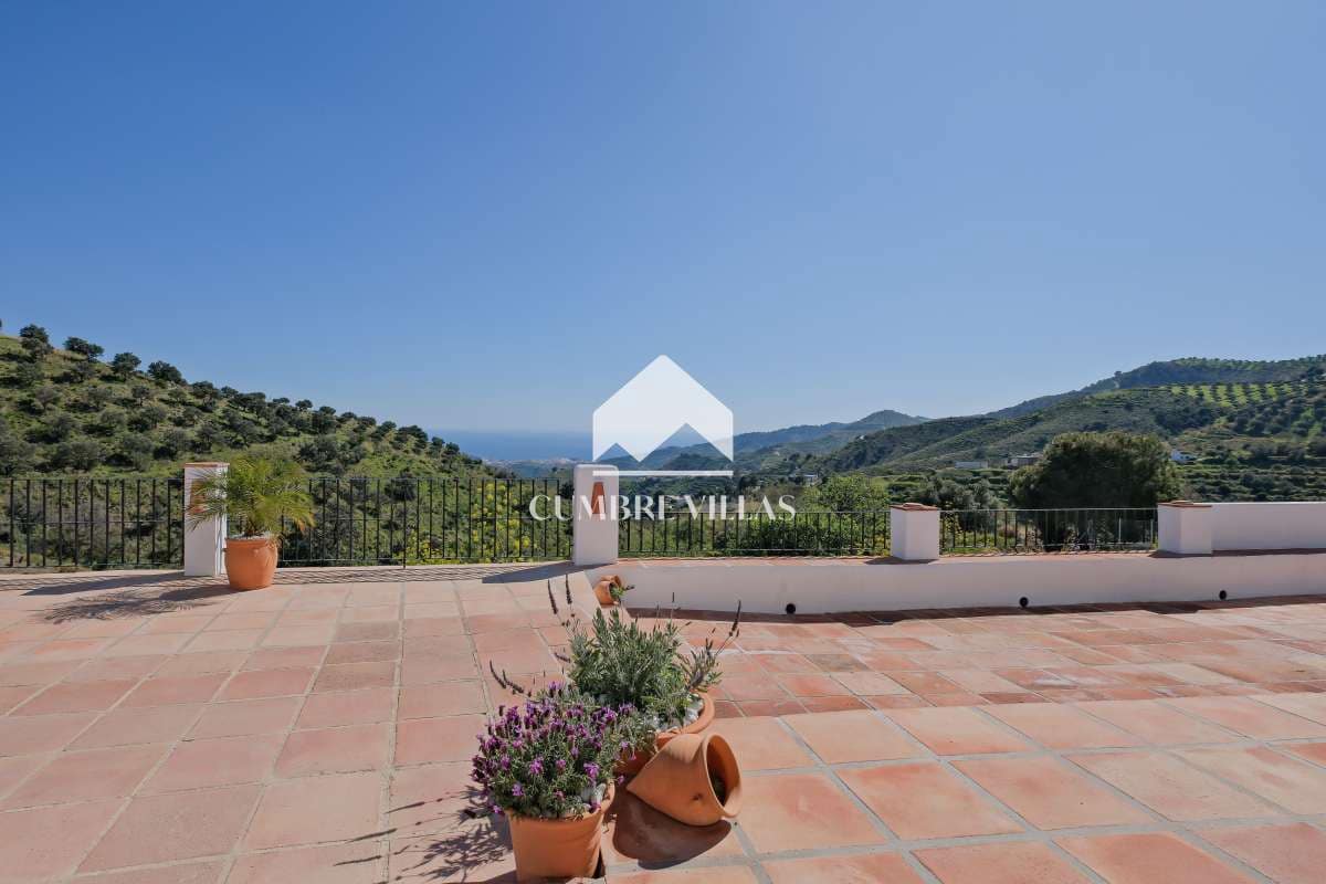 5 soveværelse Finca/Landehus til salg i Almunecar med swimmingpool garage - € 795.000 (Ref: 9603669)