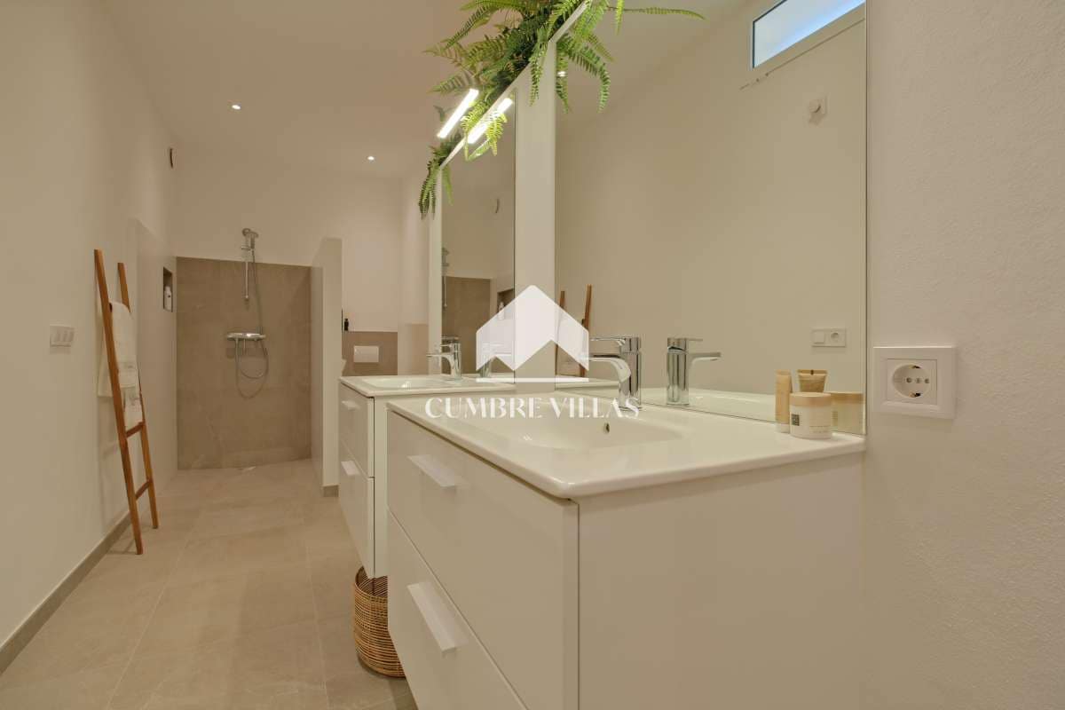 5 soveværelse Finca/Landehus til salg i Almunecar med swimmingpool garage - € 795.000 (Ref: 9603669)