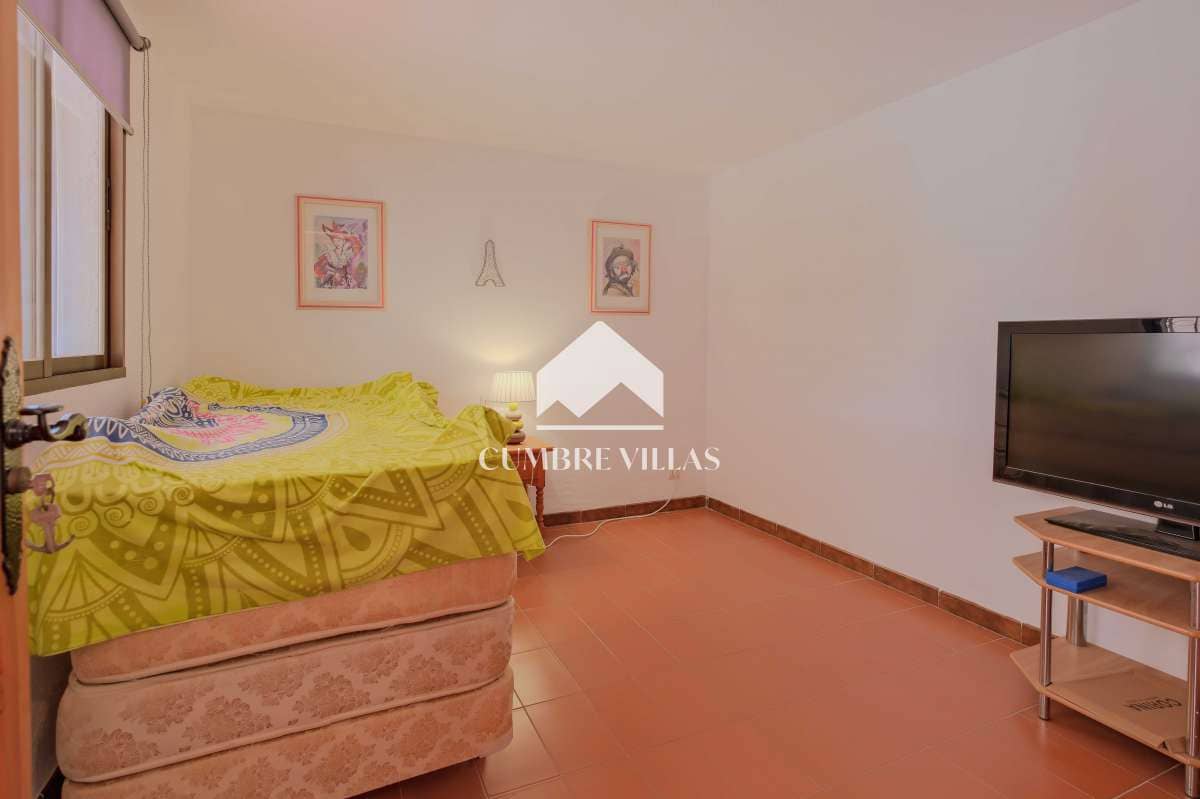 Chalet de 4 habitaciones en Salobreña en venta con piscina garaje - 575.000 € (Ref: 9650929)