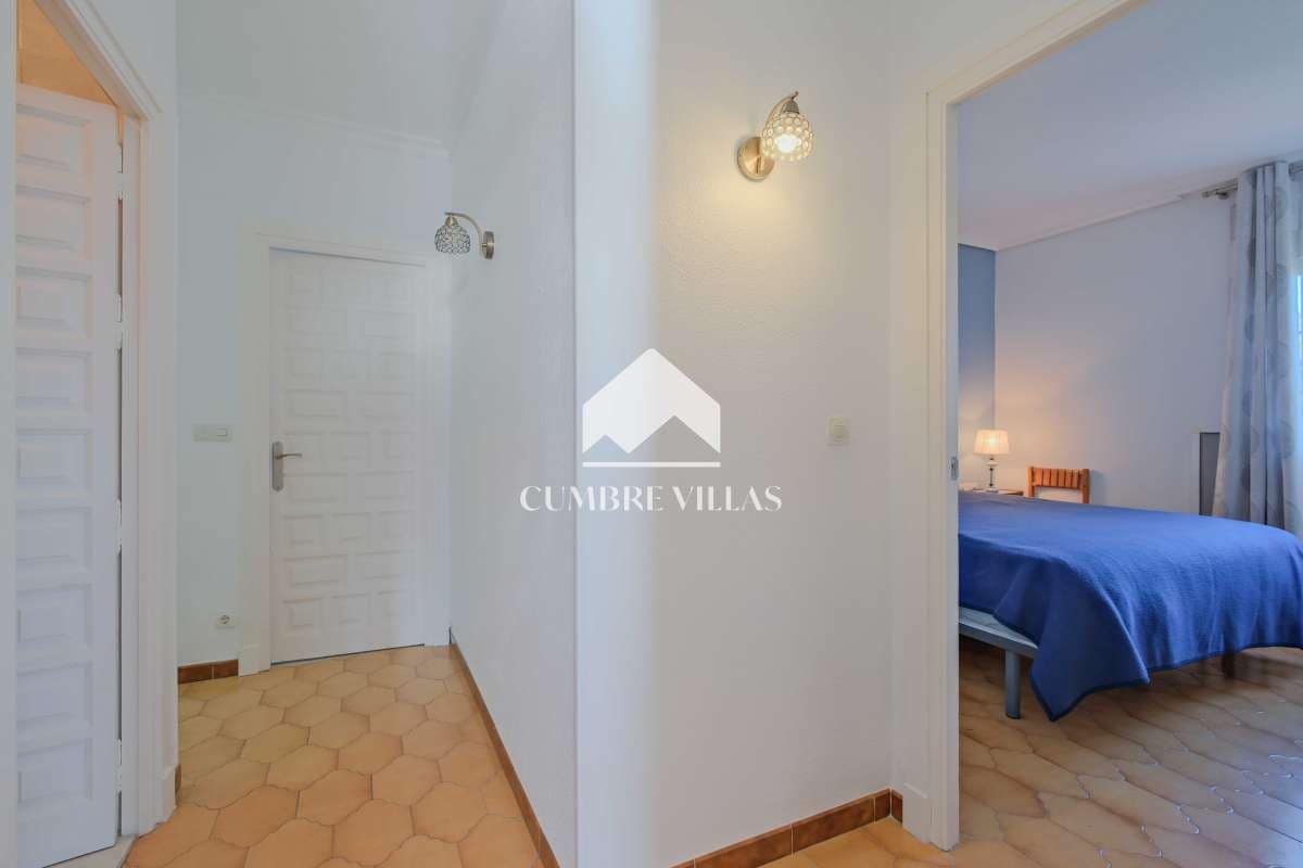 Chalet de 4 habitaciones en Salobreña en venta con piscina garaje - 575.000 € (Ref: 9650929)