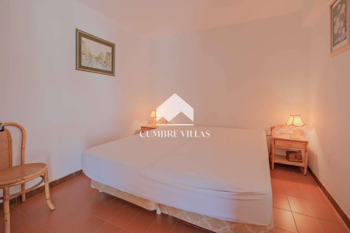 Chalet de 4 habitaciones en Salobreña en venta con piscina garaje - 575.000 € (Ref: 9650929)