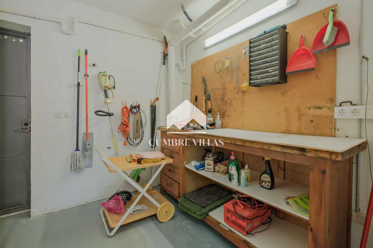 Chalet de 4 habitaciones en Salobreña en venta con piscina garaje - 575.000 € (Ref: 9650929)