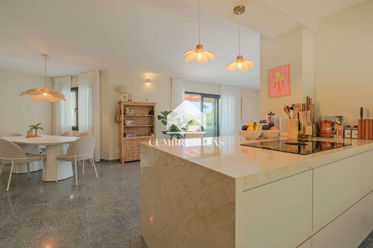 Chalet de 5 habitaciones en Almuñécar en venta con piscina garaje - 1.295.000 € (Ref: 9658088)