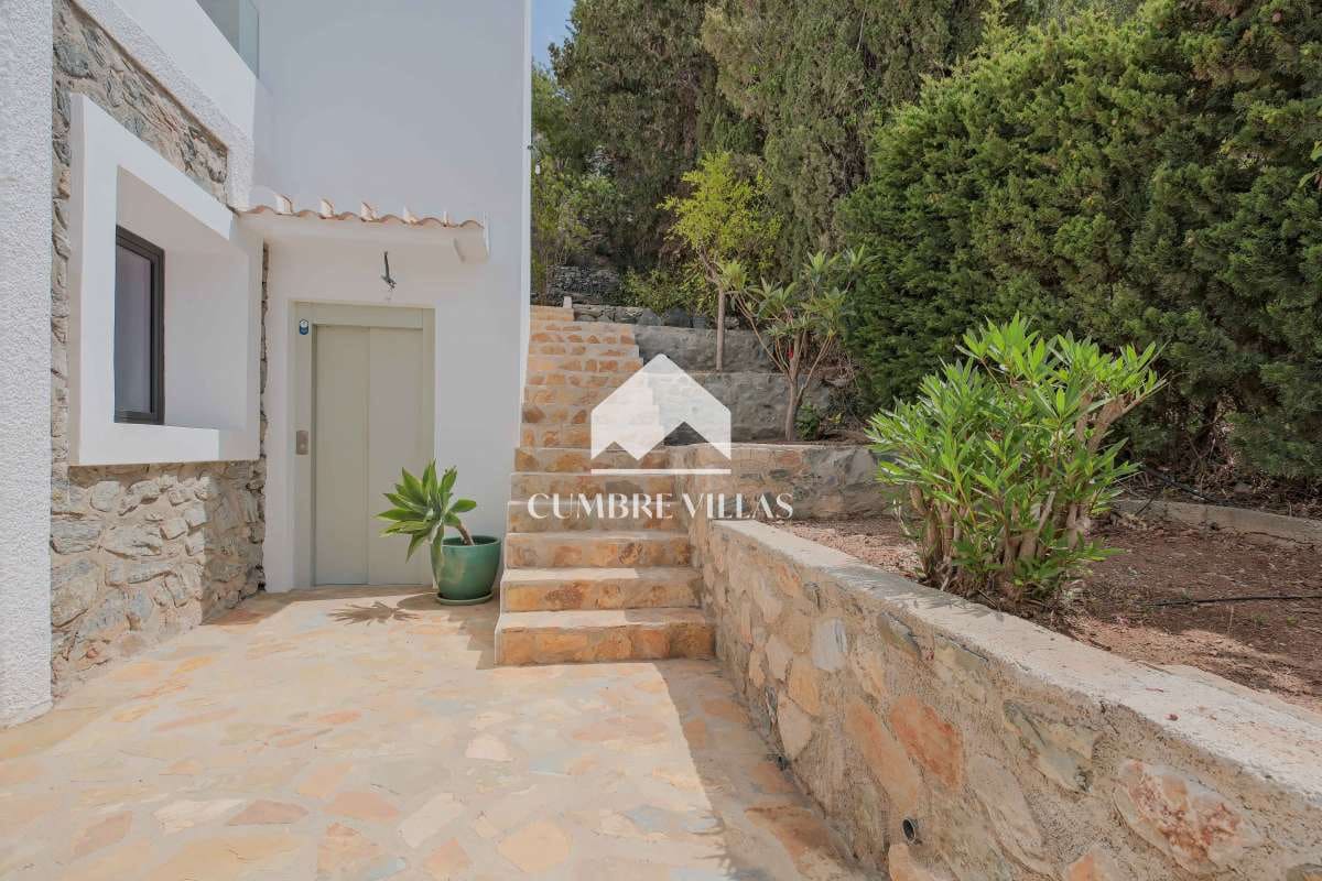 Chalet de 5 habitaciones en Almuñécar en venta con piscina garaje - 1.295.000 € (Ref: 9658088)