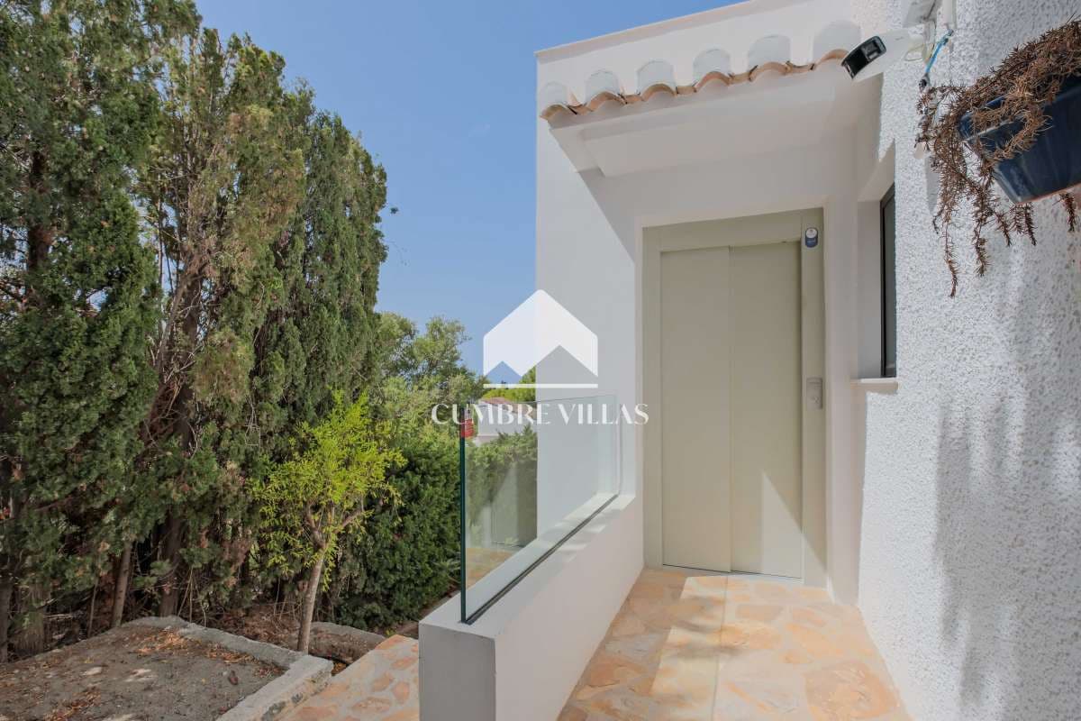 Chalet de 5 habitaciones en Almuñécar en venta con piscina garaje - 1.295.000 € (Ref: 9658088)