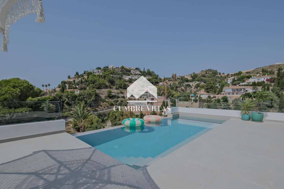 Chalet de 5 habitaciones en Almuñécar en venta con piscina garaje - 1.295.000 € (Ref: 9658088)