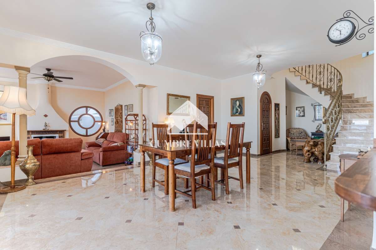 5 makuuhuone Huvila myytävänä paikassa Salobrena mukana uima-altaan - 1 495 000 € (Ref: 9665629)