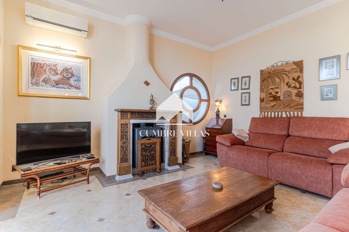 5 makuuhuone Huvila myytävänä paikassa Salobrena mukana uima-altaan - 1 495 000 € (Ref: 9665629)