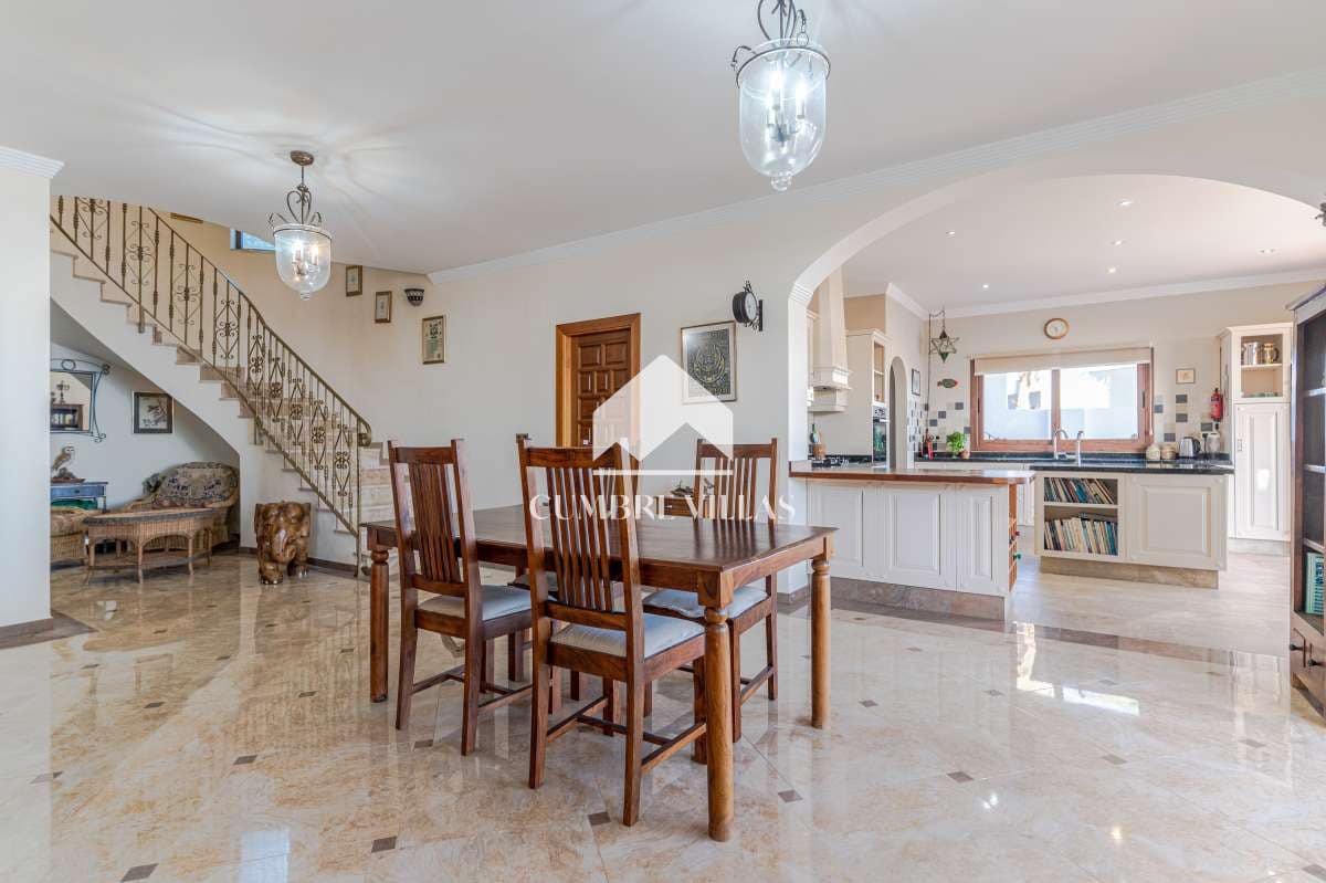 5 makuuhuone Huvila myytävänä paikassa Salobrena mukana uima-altaan - 1 495 000 € (Ref: 9665629)