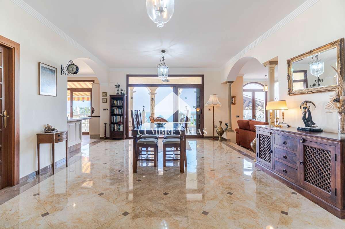 5 makuuhuone Huvila myytävänä paikassa Salobrena mukana uima-altaan - 1 495 000 € (Ref: 9665629)