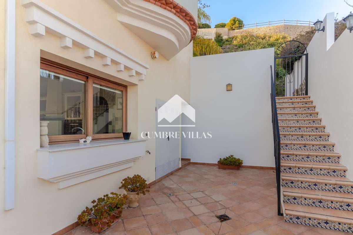 5 makuuhuone Huvila myytävänä paikassa Salobrena mukana uima-altaan - 1 495 000 € (Ref: 9665629)