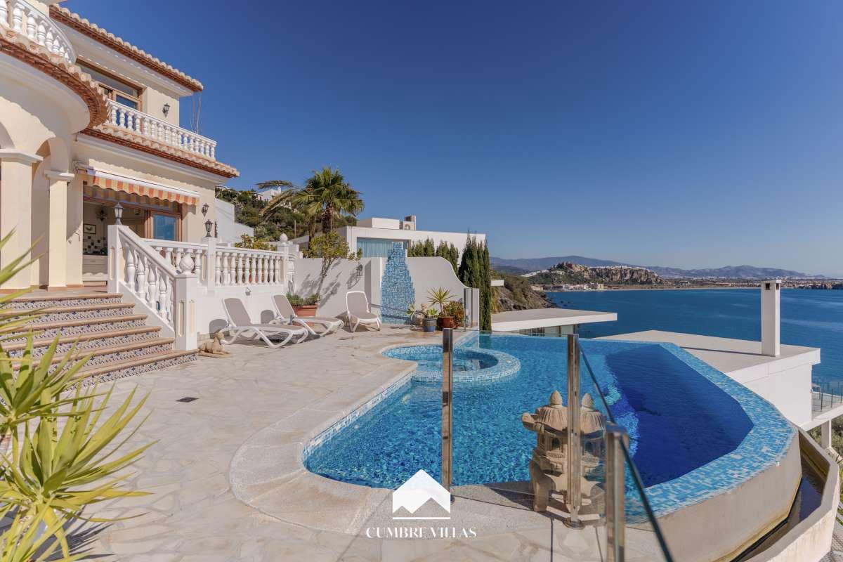 5 makuuhuone Huvila myytävänä paikassa Salobrena mukana uima-altaan - 1 495 000 € (Ref: 9665629)