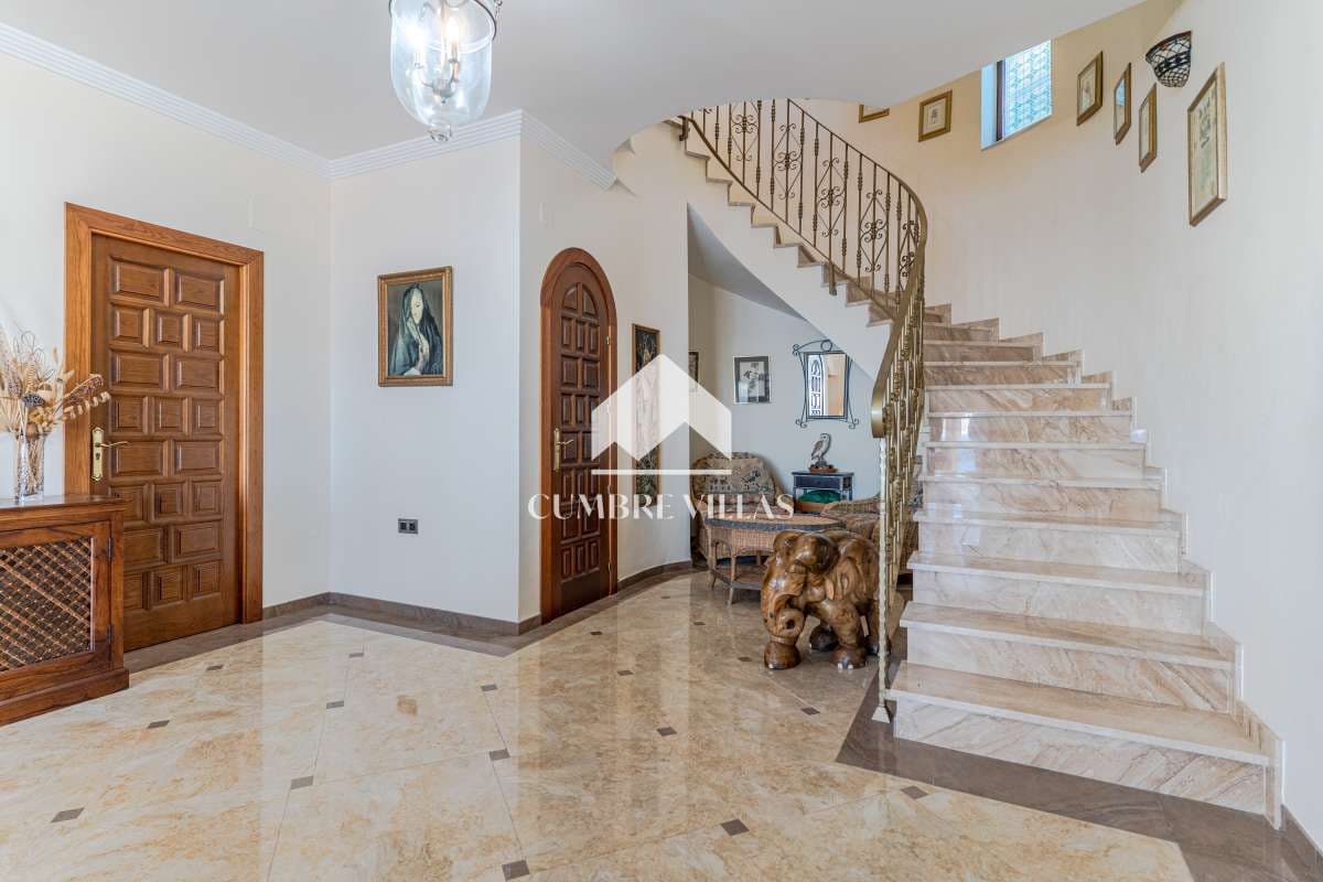 5 makuuhuone Huvila myytävänä paikassa Salobrena mukana uima-altaan - 1 495 000 € (Ref: 9665629)