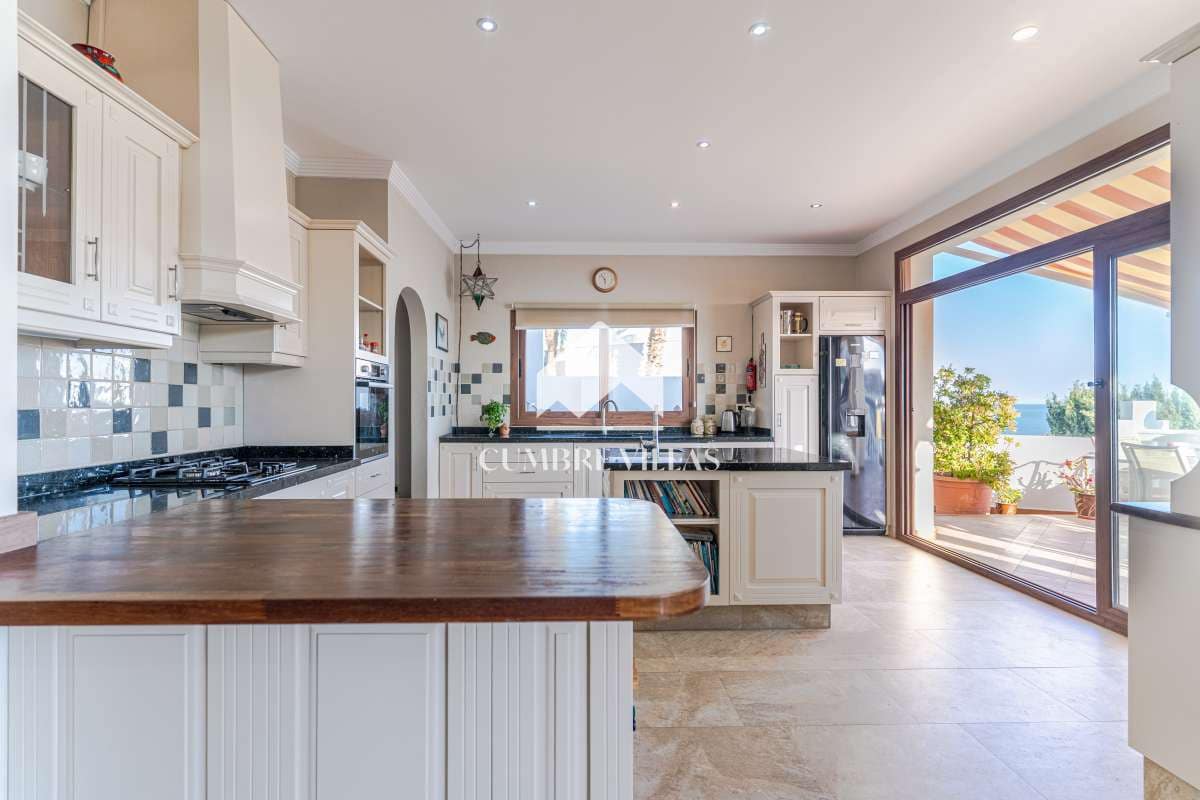 5 makuuhuone Huvila myytävänä paikassa Salobrena mukana uima-altaan - 1 495 000 € (Ref: 9665629)