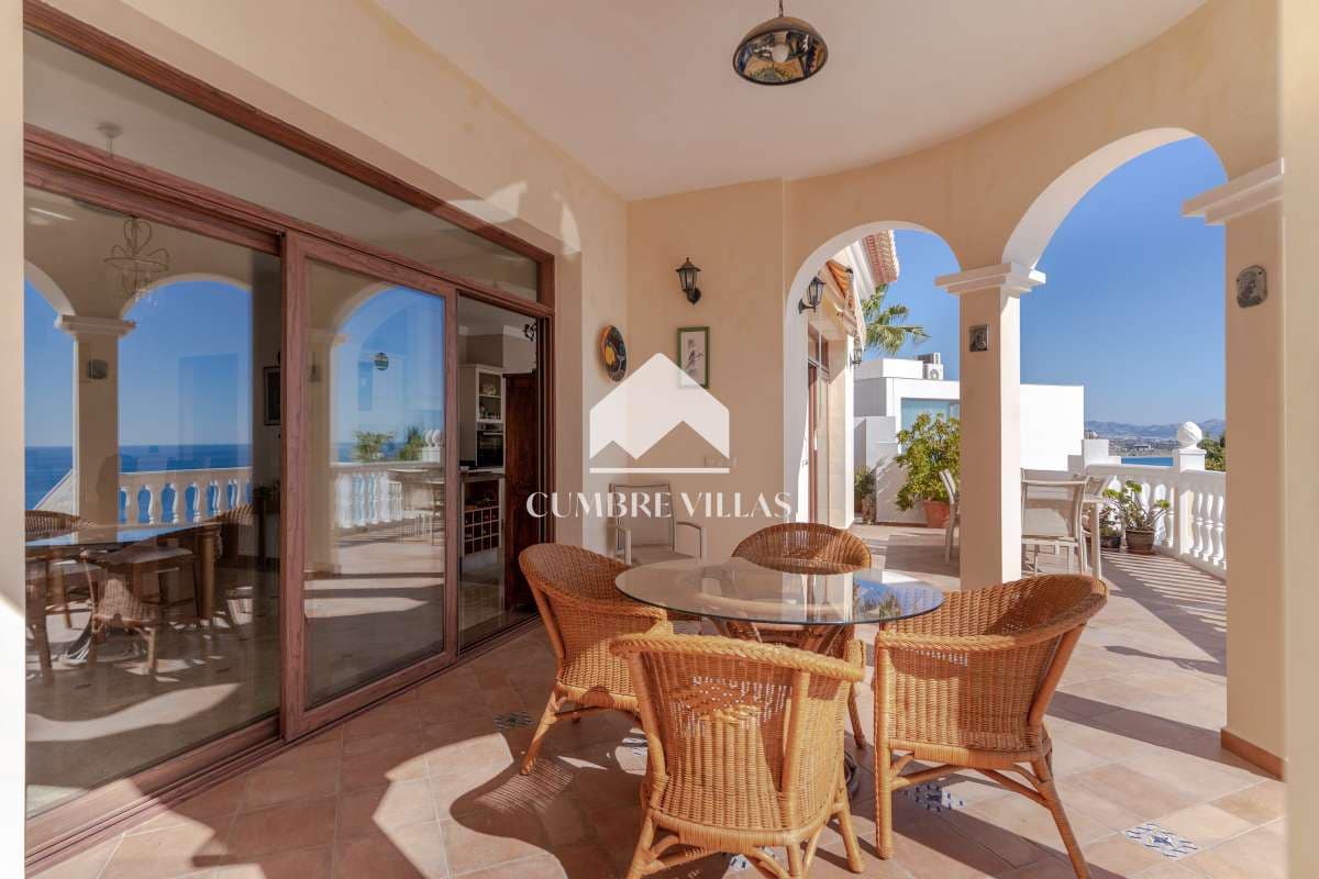 5 makuuhuone Huvila myytävänä paikassa Salobrena mukana uima-altaan - 1 495 000 € (Ref: 9665629)