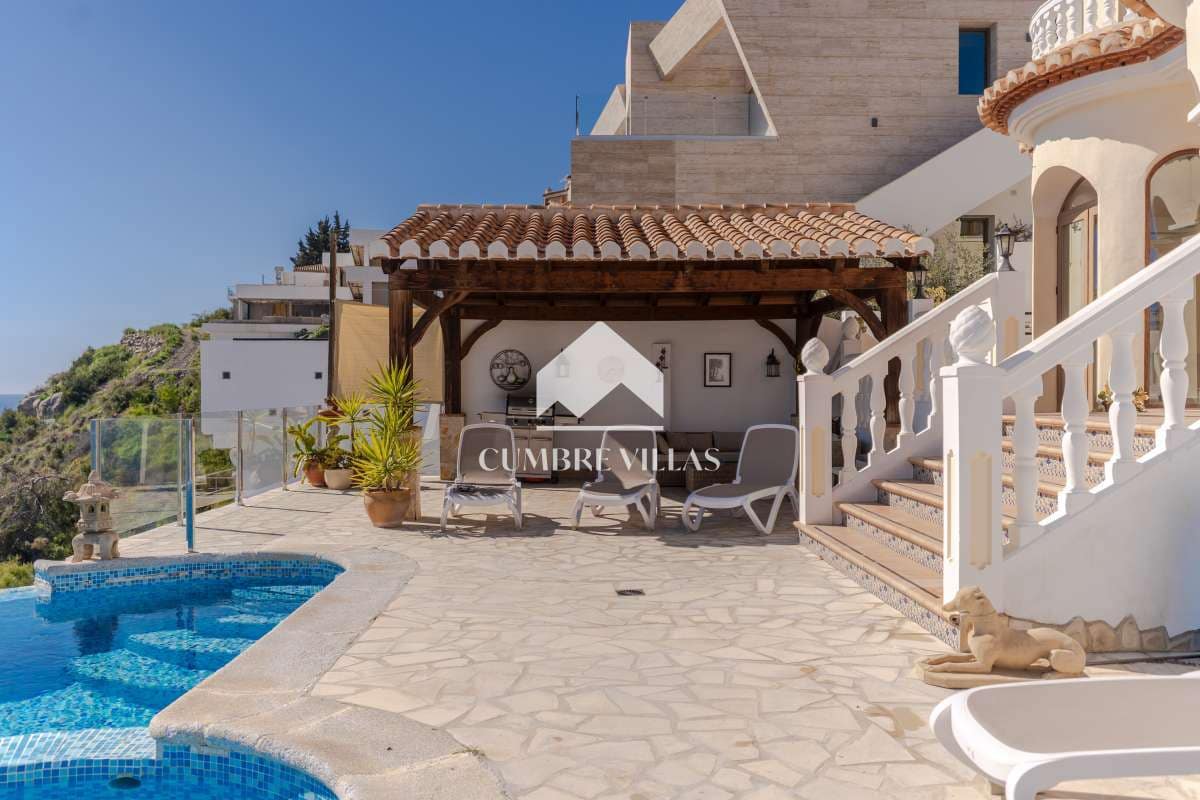 5 makuuhuone Huvila myytävänä paikassa Salobrena mukana uima-altaan - 1 495 000 € (Ref: 9665629)