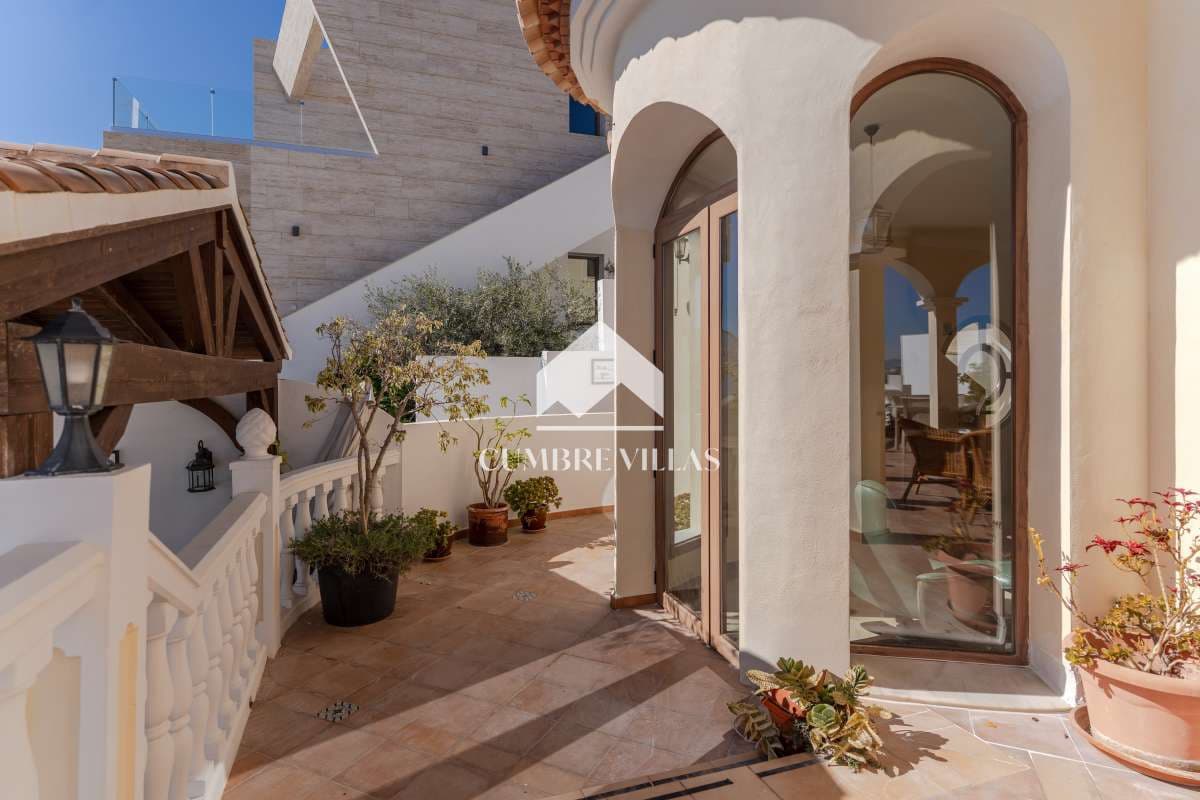 5 makuuhuone Huvila myytävänä paikassa Salobrena mukana uima-altaan - 1 495 000 € (Ref: 9665629)