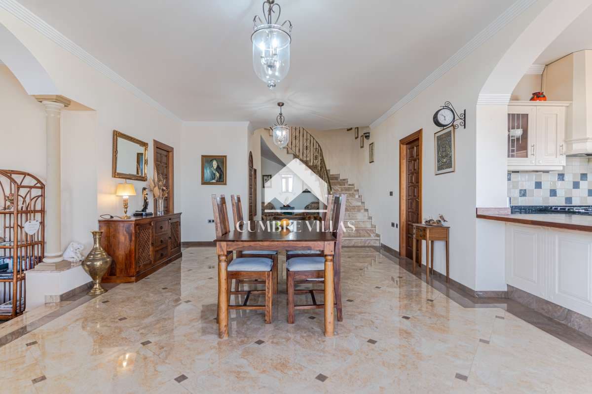 5 makuuhuone Huvila myytävänä paikassa Salobrena mukana uima-altaan - 1 495 000 € (Ref: 9665629)