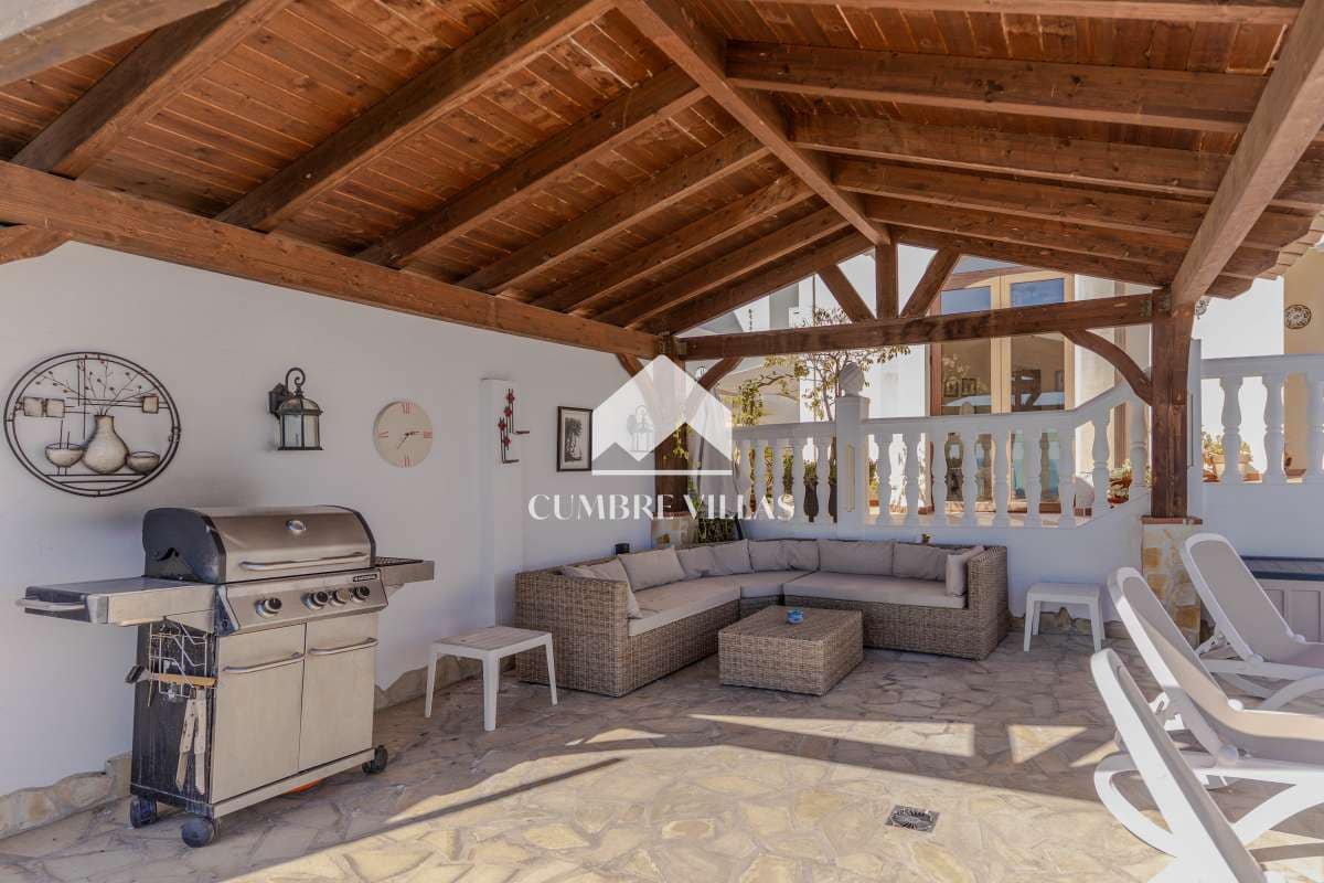 5 makuuhuone Huvila myytävänä paikassa Salobrena mukana uima-altaan - 1 495 000 € (Ref: 9665629)