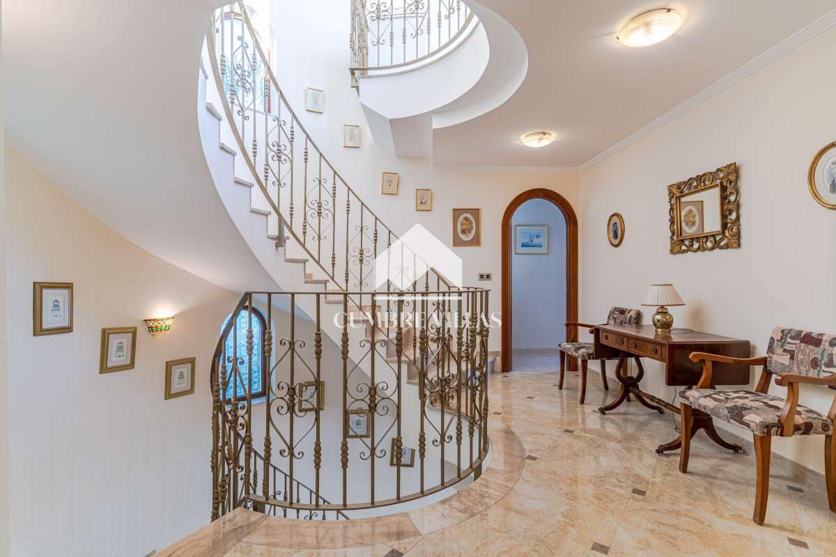 5 makuuhuone Huvila myytävänä paikassa Salobrena mukana uima-altaan - 1 495 000 € (Ref: 9665629)