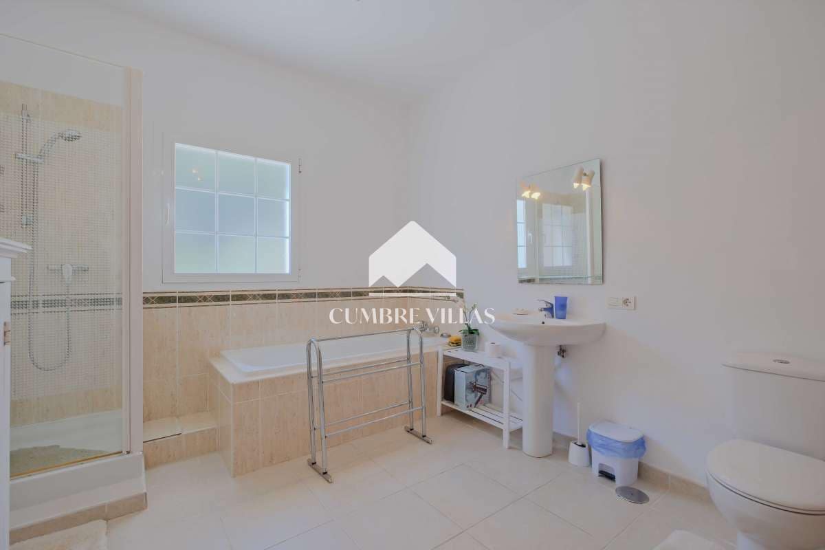 5 slaapkamer Villa te koop in Almunecar met zwembad - € 885.000 (Ref: 9679330)