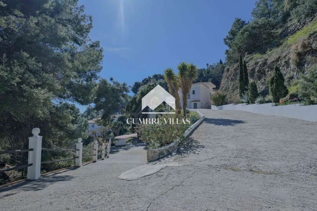 5 slaapkamer Villa te koop in Almuñécar met zwembad - € 885.000 (Ref: 9679330)