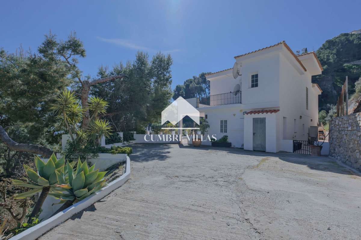 Chalet de 5 habitaciones en Almuñécar en venta con piscina garaje - 845.000 € (Ref: 9679330)
